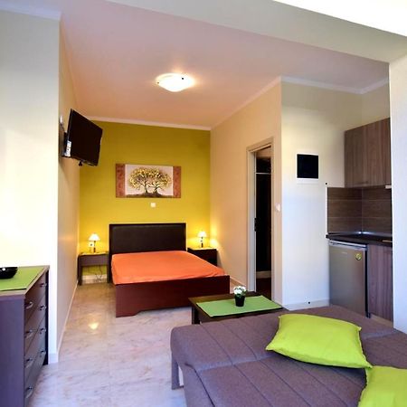 Elia Beach Modern Suites Floyitá Eksteriør bilde