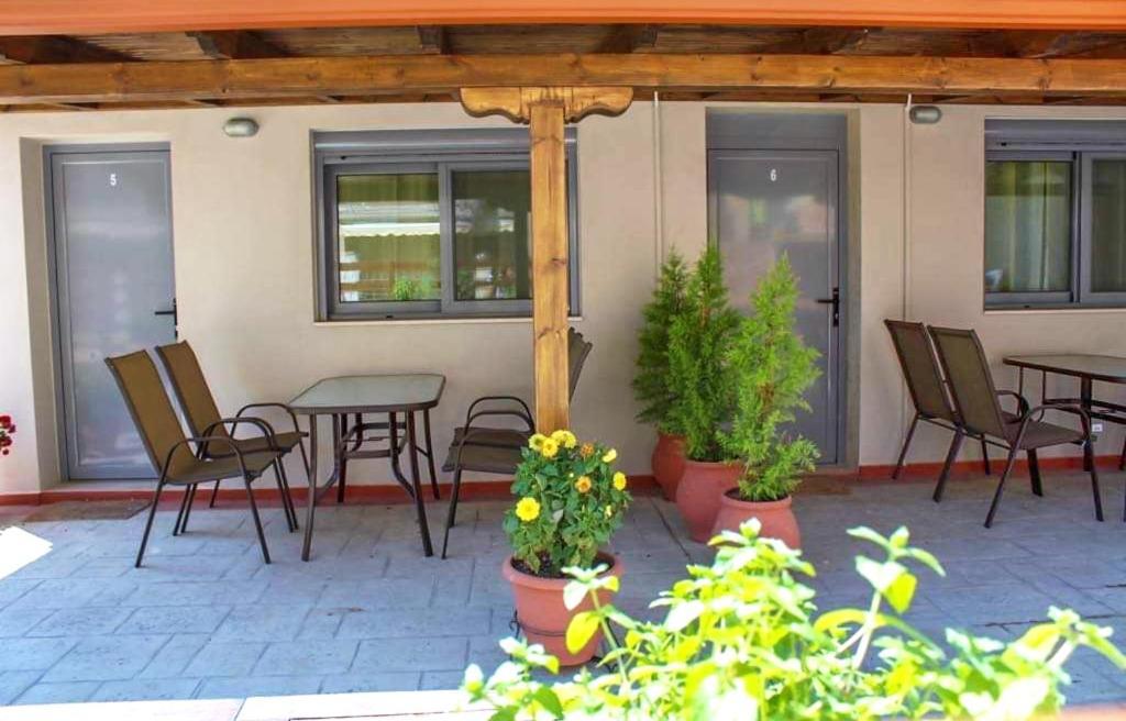 Elia Beach Modern Suites Floyitá Eksteriør bilde