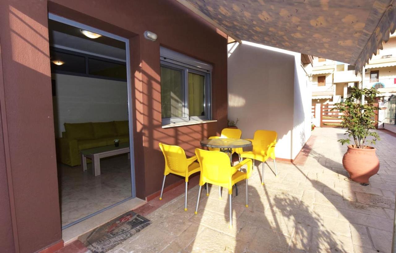 Elia Beach Modern Suites Floyitá Eksteriør bilde