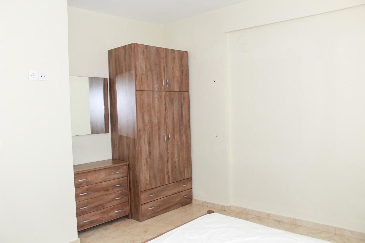 Elia Beach Modern Suites Floyitá Eksteriør bilde
