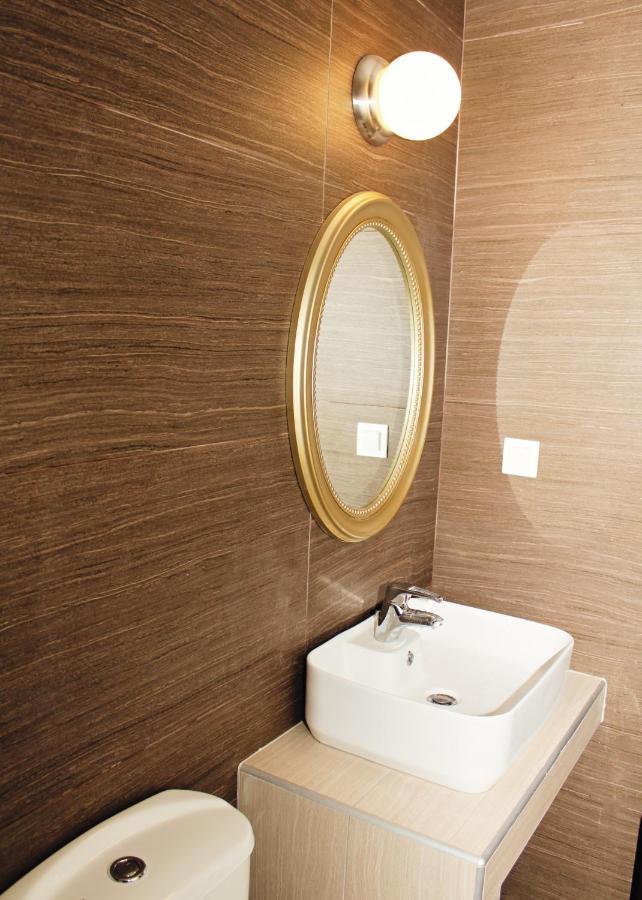 Elia Beach Modern Suites Floyitá Eksteriør bilde